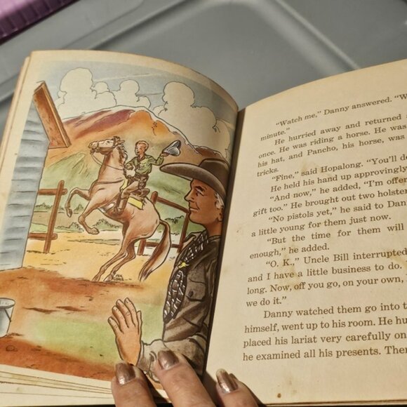 Hop Along Cassidy Little Golden Book & Western Mystery Horse Ramp Walker L👀K - Picture 8 of 14